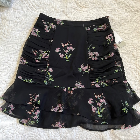 NWT Floral Skirt - Picture 1 of 4